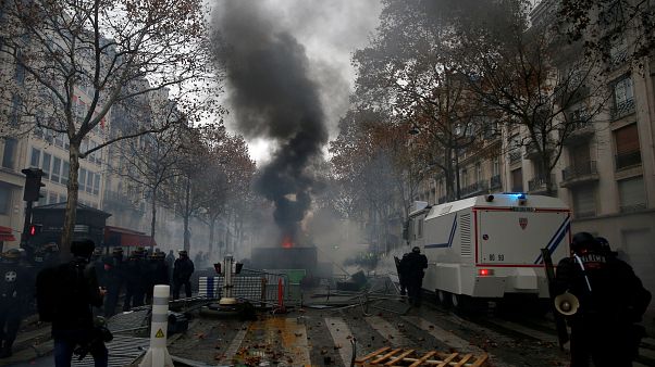 Türkiye'den Fransa'ya seyahat uyarısı Türkiye'den Fransa'ya seyahat uyarısı