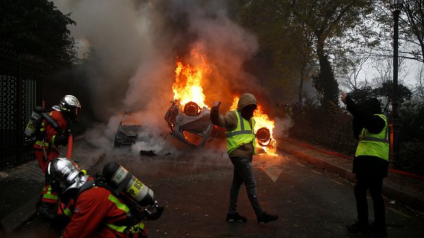 Fotoğraflarla 'Sarı Yelekliler'in Paris protestoları Fotoğraflarla 'Sarı Yelekliler'in Paris protestoları