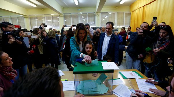 Dura caída del PSOE y fuerte ascenso de Vox en Andalucía Dura caída del PSOE y fuerte ascenso de Vox en Andalucía