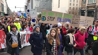 'Başka dünya yok' diyen Belçikalılar hükümetin iklim politikasını protesto etti