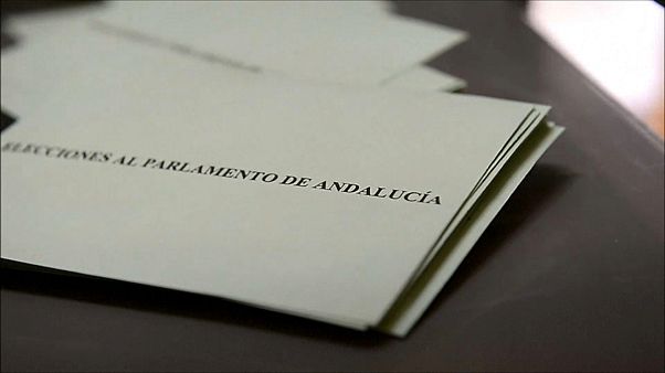 Andalusia al voto: "vincono" i Socialisti, l'estrema destra entra in Parlamento Andalusia al voto: "vincono" i Socialisti, l'estrema destra entra in Parlamento