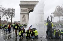 Wut der Gelbwesten in Frankreich: Die Regierung sucht nach Lösungen