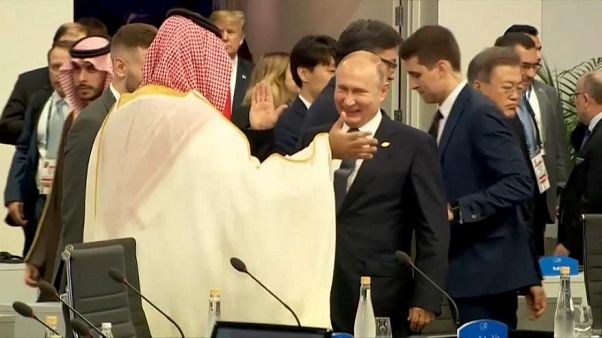 Nevetgélt és egymással parolázott Putyin és a szaúdi koronaherceg Nevetgélt és egymással parolázott Putyin és a szaúdi koronaherceg