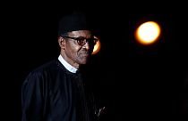 رئيس نيجيريا يخرج عن صمته إزاء شائعة وفاته واستبداله بشخص آخر