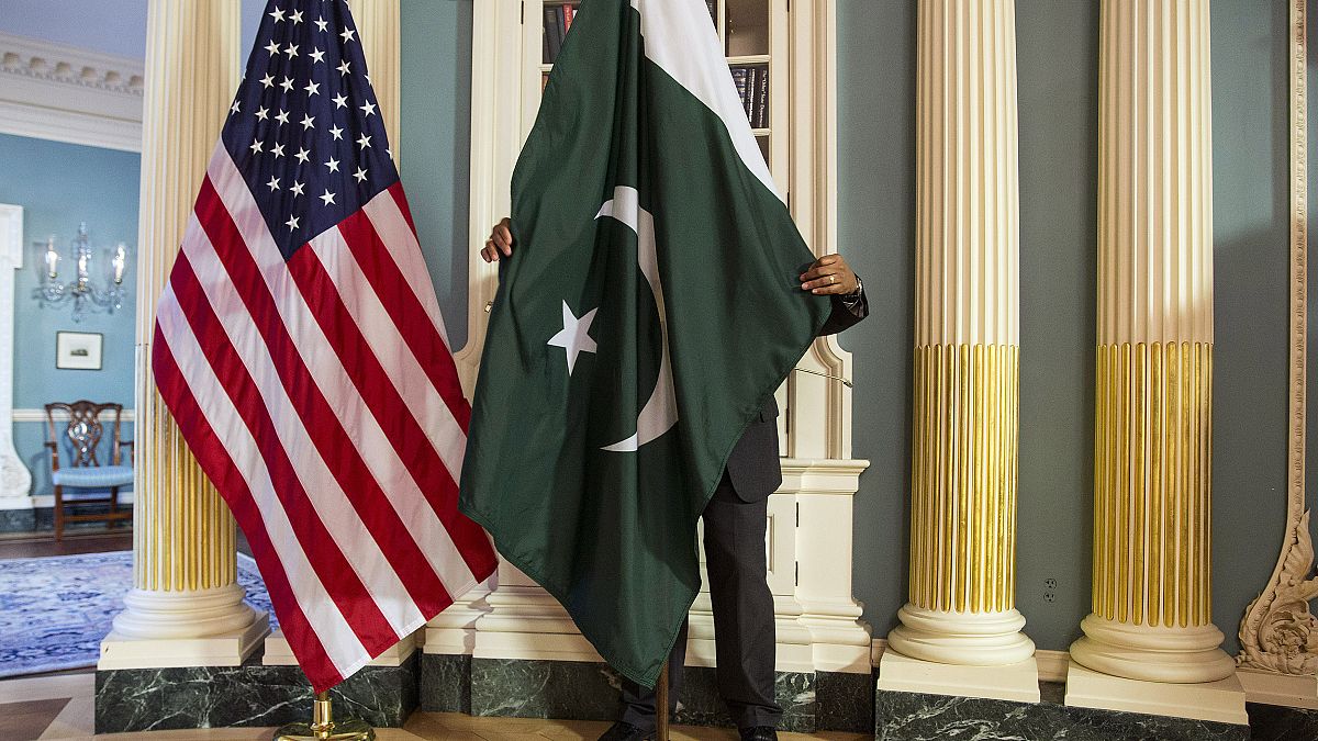 «ترامپ از پاکستان برای کمک به مذاکرات صلح با طالبان کمک خواسته است»
