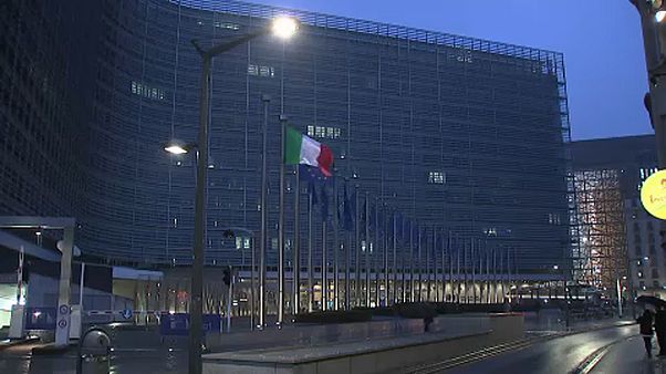 Euro-Finanzminister vorsichtig optimistisch im Haushaltsstreit mit Italien Euro-Finanzminister vorsichtig optimistisch im Haushaltsstreit mit Italien