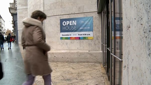 Ungheria, Orban ha vinto: l'ateneo di Soros si trasferisce a Vienna Ungheria, Orban ha vinto: l'ateneo di Soros si trasferisce a Vienna