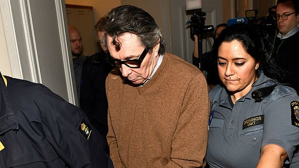 Temyiz Mahkemesi Nobel'e gölge düşüren fotoğrafçı Arnault'u suçlu buldu Temyiz Mahkemesi Nobel'e gölge düşüren fotoğrafçı Arnault'u suçlu buldu
