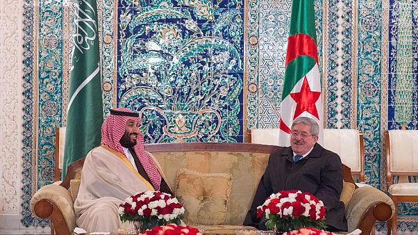 بسبب الإنفلونزا... لن يستطيع بوتفليقة مقابلة بن سلمان أثناء زيارته للجزائر بسبب الإنفلونزا... لن يستطيع بوتفليقة مقابلة بن سلمان أثناء زيارته للجزائر