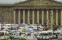 В Париже протестуют сотрудники скорой помощи