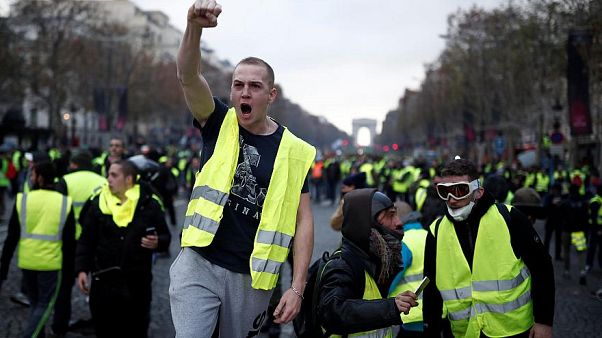 La protesta dei gilet gialli: chi sono e cosa vogliono? La protesta dei gilet gialli: chi sono e cosa vogliono?