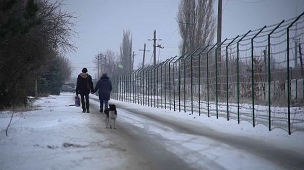 Grenzzaun zwischen Ukraine und Russland erinnert an deutsche Teilung Grenzzaun zwischen Ukraine und Russland erinnert an deutsche Teilung