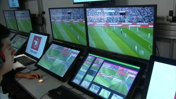 تطبيق نظام حكم الفيديو في ثمن نهائي دوري أبطال أوروبا تطبيق نظام حكم الفيديو في ثمن نهائي دوري أبطال أوروبا