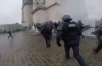 [Vídeo] La intervención de los antidisturbios en París, desde dentro