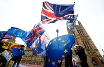 Londres peut unilatéralement renoncer au Brexit