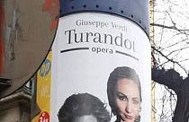 Több sebből vérzik a Turandotot hirdető plakát