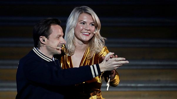 Martin Solveig ainda conseguiu uma valsa com Hegerberg antes da polémica Martin Solveig ainda conseguiu uma valsa com Hegerberg antes da polémica