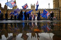 Vereségekkel indult May számára a brexit-vita a parlamentben