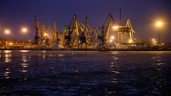 Ukraine resumes shipments after standoff with Russia Ukraine resumes shipments after standoff with Russia