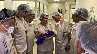 Kind erstmals aus der Gebärmutter toter Spenderin geboren