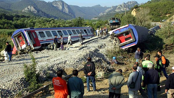 AYM 2004’teki “hızlandırılmış tren” kazası için “yaşam hakkı ihlali” dedi; tazminata hükmetti AYM 2004’teki “hızlandırılmış tren” kazası için “yaşam hakkı ihlali” dedi; tazminata hükmetti