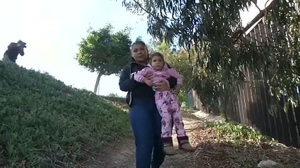 Las madres y padres coraje de la caravana de migrantes Las madres y padres coraje de la caravana de migrantes