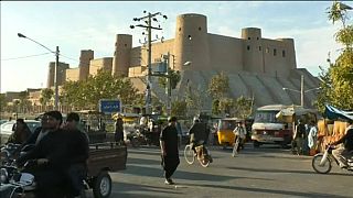 İran ekonomisi krize girdi, 700 bin Afgan göçmen ülkeden ayrıldı