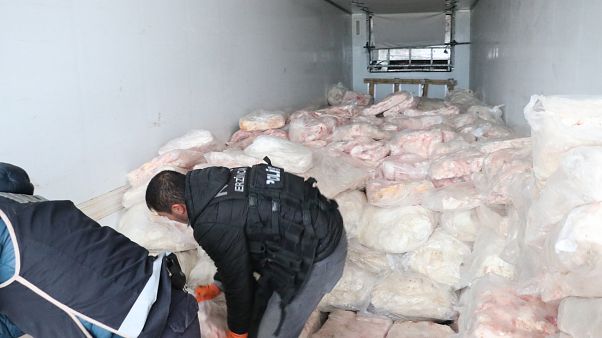 Erzincan'da arama yapılan TIR'dan kilolarca eroin çıktı Erzincan'da arama yapılan TIR'dan kilolarca eroin çıktı