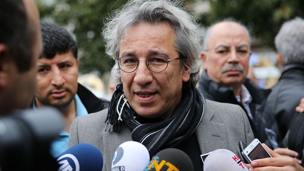 MİT TIR'ları davasında aranan Can Dündar için Gezi Parkı eylemlerinden yakalama kararı MİT TIR'ları davasında aranan Can Dündar için Gezi Parkı eylemlerinden yakalama kararı