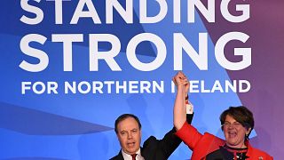 Kuzey İrlandalı partiden Theresa May'e Brexit desteği