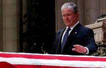 Az elhunyt idősebb Bushtól búcsúztak a világ vezetői
