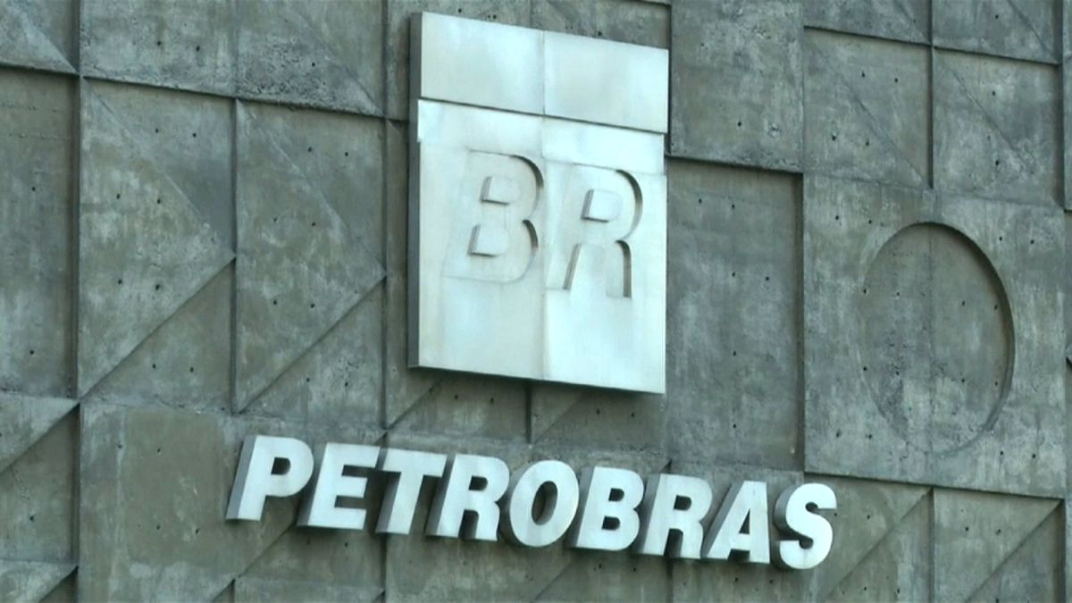Funcionários da Petrobras detidos em operação Lava Jato