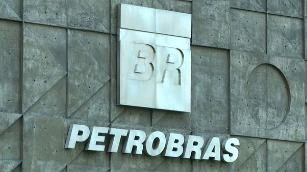 Funcionários da Petrobras detidos em operação Lava Jato Funcionários da Petrobras detidos em operação Lava Jato