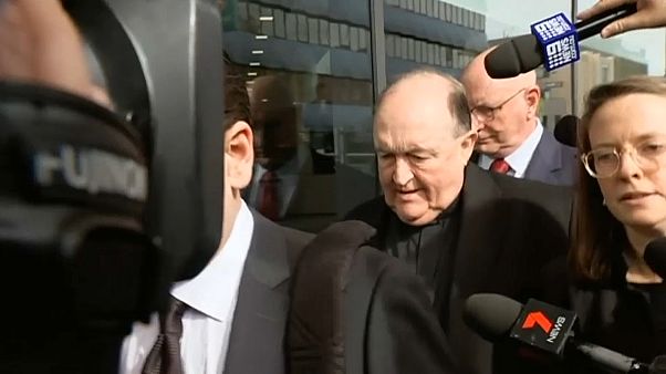 Assolto ex prelato Wilson da accuse di copertura di un prete pedofilo Assolto ex prelato Wilson da accuse di copertura di un prete pedofilo