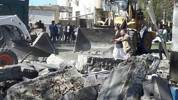 Autobombe im Iran vor Polizeipräsidium explodiert Autobombe im Iran vor Polizeipräsidium explodiert