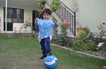 Video | Messi'den aldığı imzalı formayla Taliban'ın hedefi olan Afgan çocuk evini terk etti 