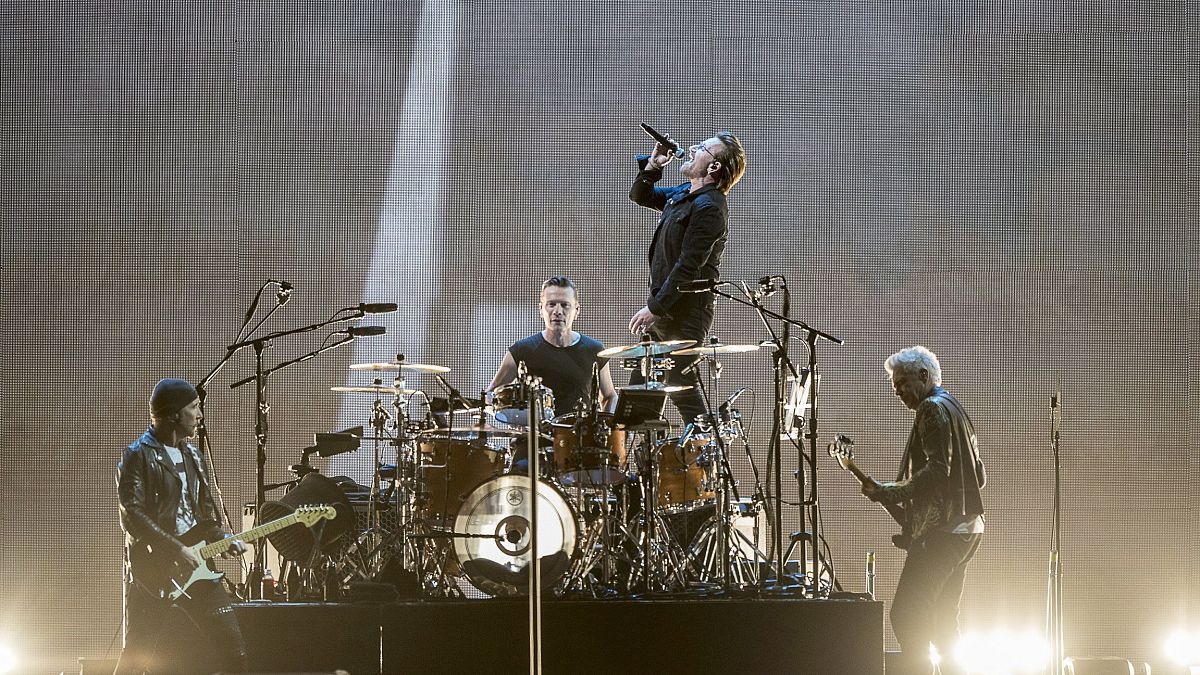 A U2 ír rockzenekar a mexikóvárosi Foro Sol arénában 2017. október 3-án