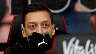 Mesut Özil ve Arsenalli futbolcular uyuşturucu içip 70 kadınla parti yaptı