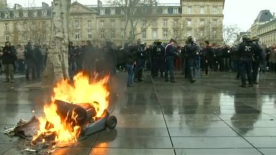 تظاهرات دانش آموزان علیه دولت فرانسه در پاریس