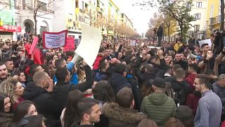 Estudantes protestam por um ensino mais barato na Albânia