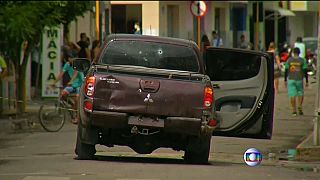 شاهد: سطو مسلح على بنك بالبرازيل يودي بحياة 14 شخصا 