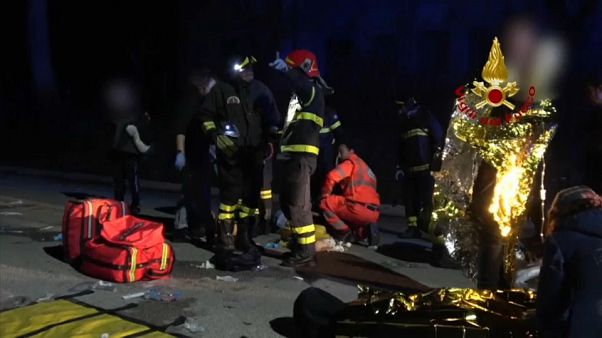 مقتل 6 أشخاص في تدافع بملهى ليلي في إيطاليا مقتل 6 أشخاص في تدافع بملهى ليلي في إيطاليا