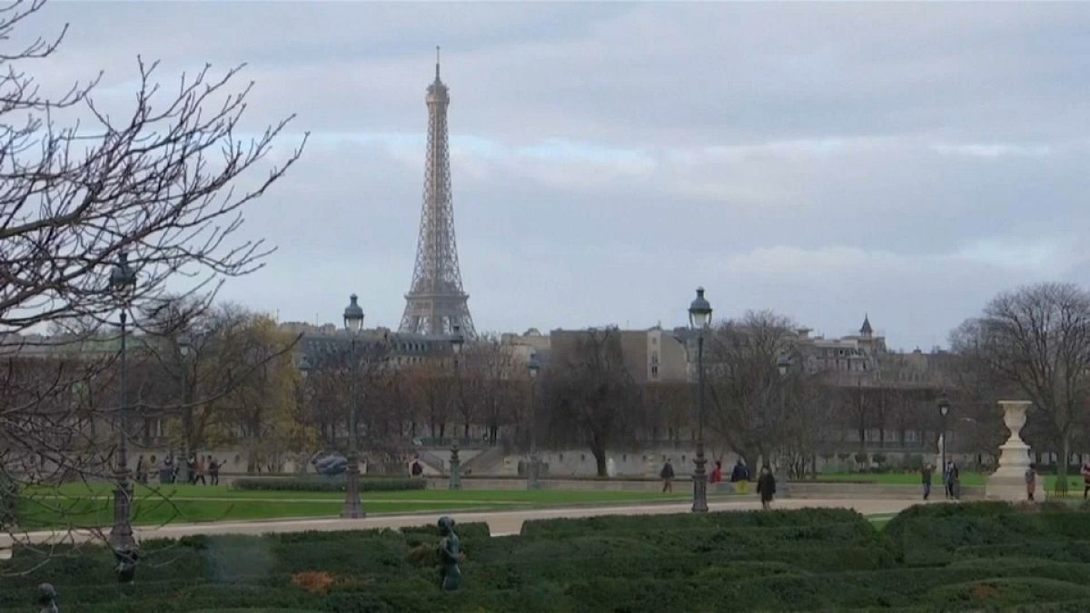 شاهد: إغلاق المعالم السياحية في باريس بسبب احتجاجات السترات الصفراء
