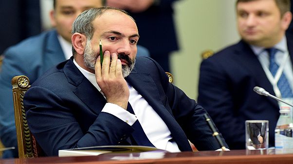 ناخبو أرمينيا يصوتون في انتخابات برلمانية مبكرة ناخبو أرمينيا يصوتون في انتخابات برلمانية مبكرة