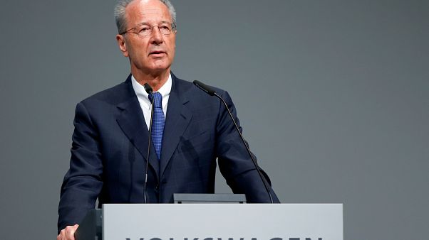 فولكسفاغن تنفي أن رئيسها كان على علم مسبق بغش في اختبار الانبعاثات فولكسفاغن تنفي أن رئيسها كان على علم مسبق بغش في اختبار الانبعاثات