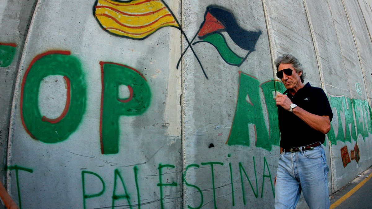 راجر واترز پای دیوار حائل میان کرانه باختری و اسرائیل