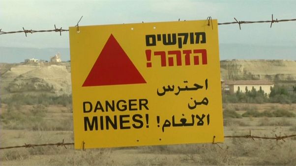 إعلان تطهير محيط ثلاث كنائس من الألغام بقصر اليهود إعلان تطهير محيط ثلاث كنائس من الألغام بقصر اليهود