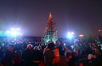 Το χριστουγεννιάτικο δέντρο που φώτισε το πυρόπληκτο Μάτι