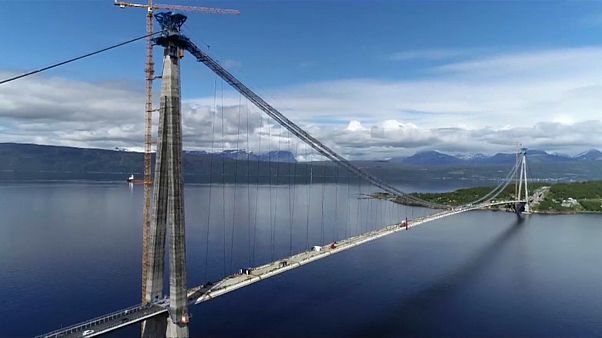 Norvegia: inaugurato il più lungo ponte sospeso del Circolo Polare Artico Norvegia: inaugurato il più lungo ponte sospeso del Circolo Polare Artico