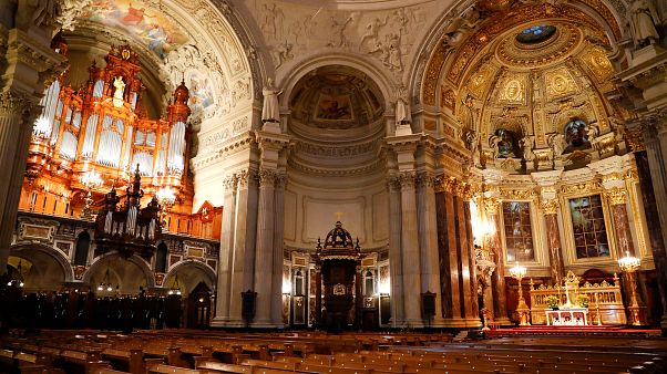 Megnyitják az olasz templomokat a papír nélküli menekültek előtt Megnyitják az olasz templomokat a papír nélküli menekültek előtt